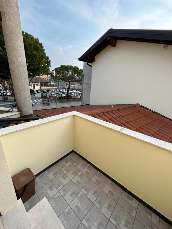 Marconi67 Apartment Desenzano del Garda Luaran gambar
